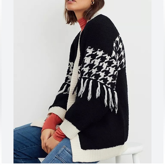 Anthropologie houndstooth cardigan black and white check fringe ONE SIZE sweater - Picture 2 of 7